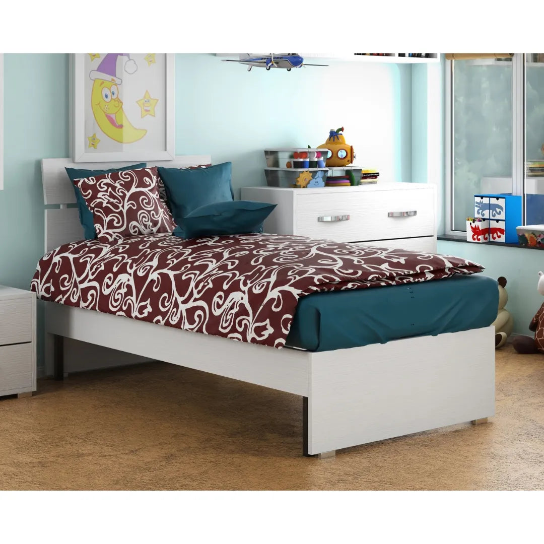 Letto con testiera in legno con dogh