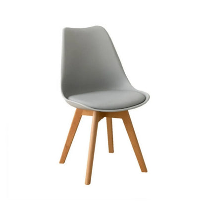 Sedia con gambe in legno
