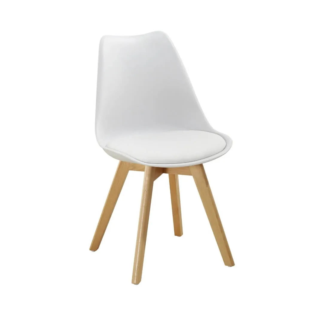 Sedia con gambe in legno