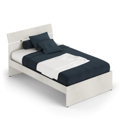 Letto con testiera in legno con dogh