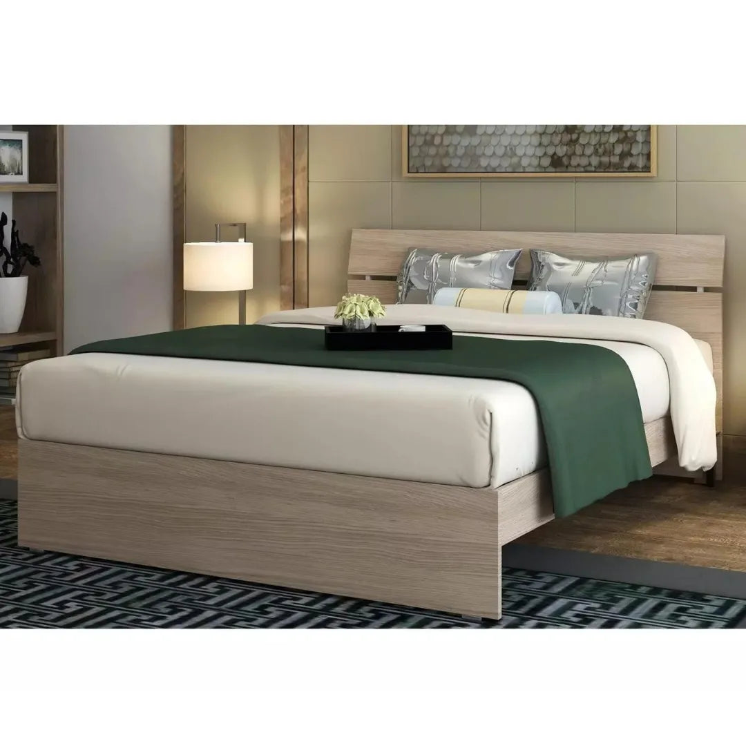 Letto con testiera in legno con dogh