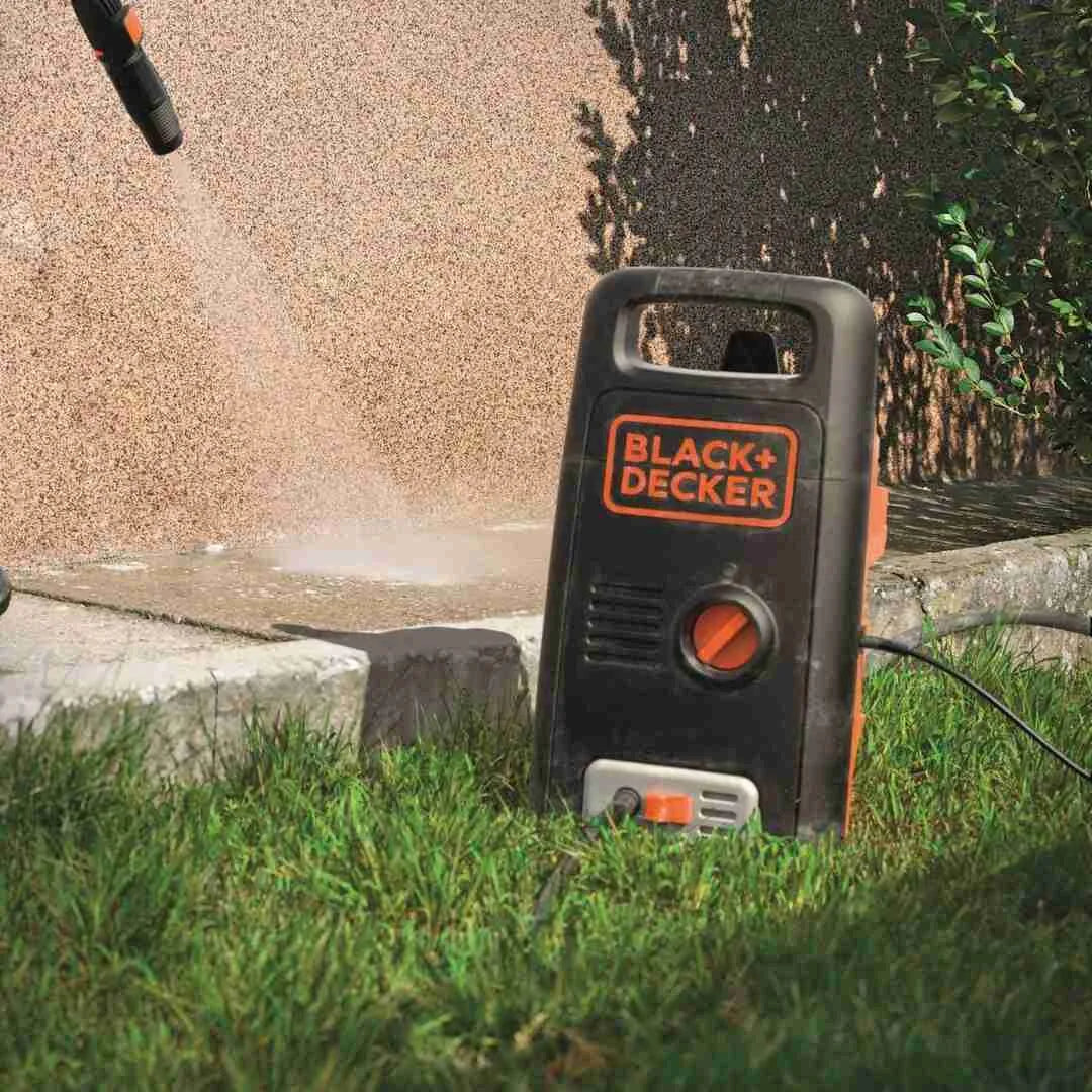 idropulitrice black decker