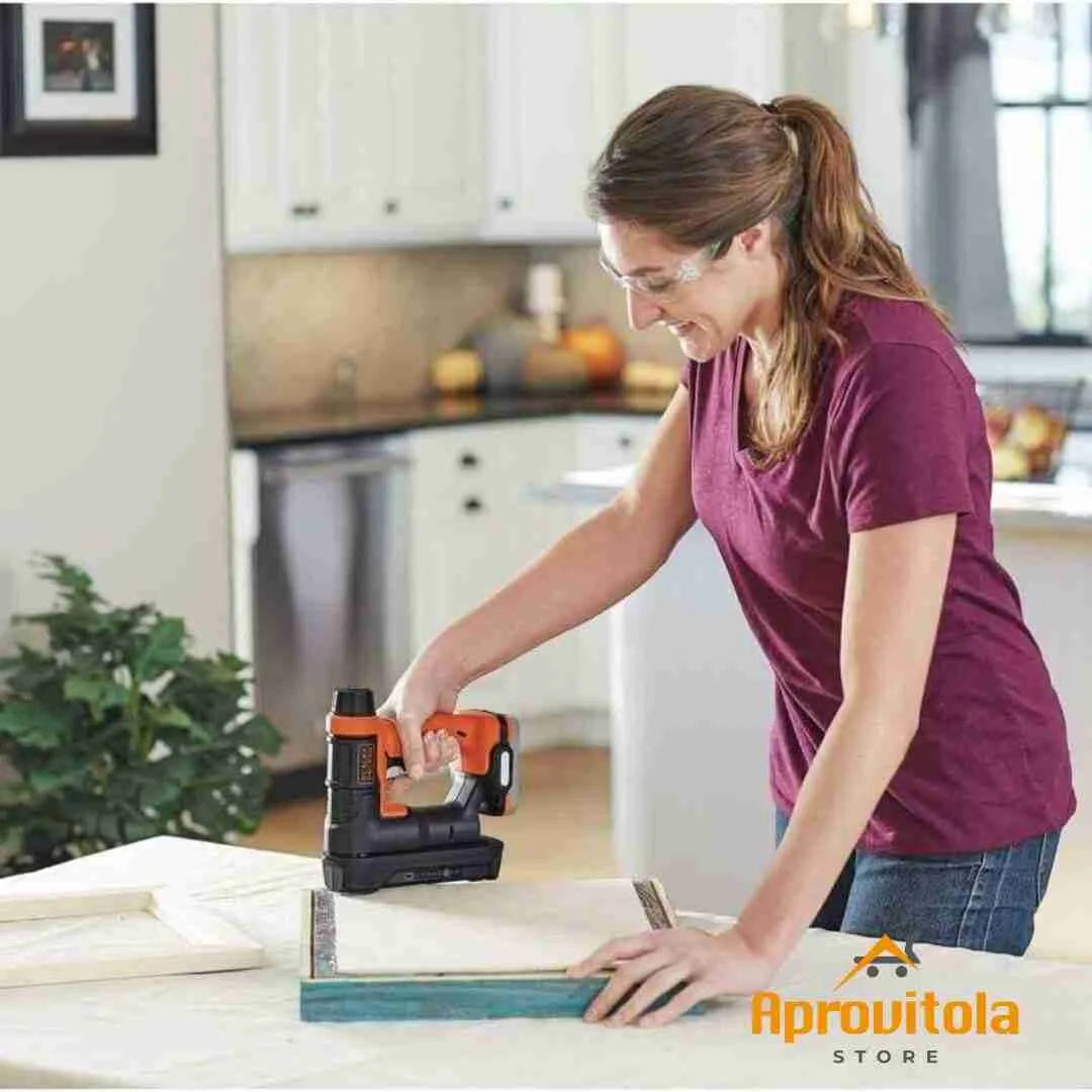 Pistola Chiodatrice 12V Black+Decker